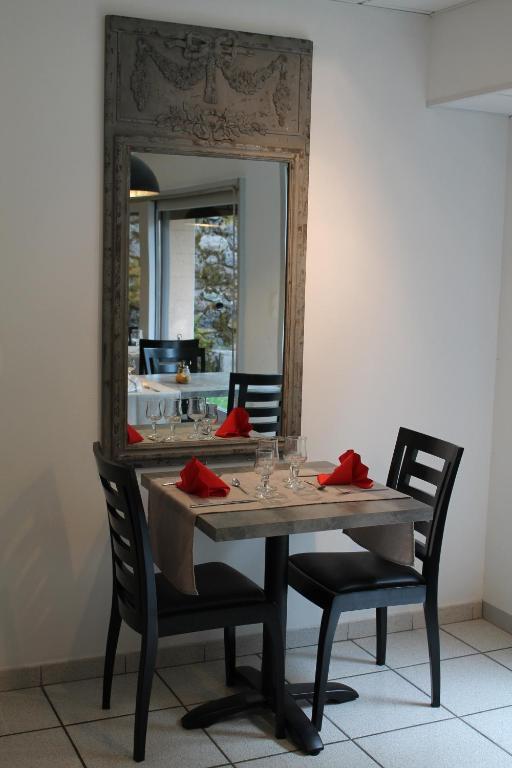 Hotel Restaurant Aux Genets D'Or Mandailles-Saint-Julien Eksteriør billede